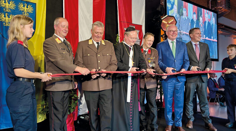 Große Eröffnung des neuen Feuerwehrhauses