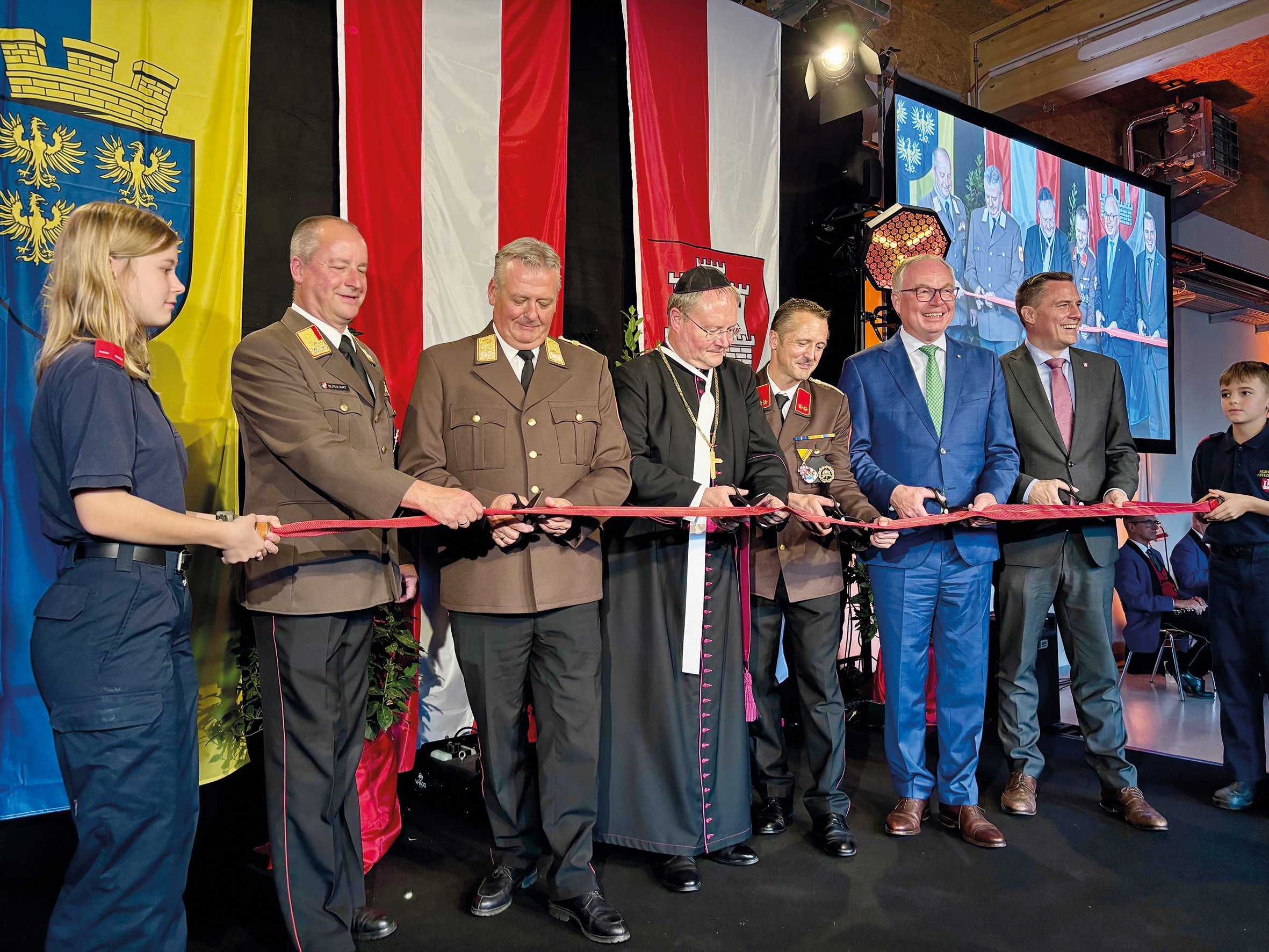 Große Eröffnung des neuen Feuerwehrhauses